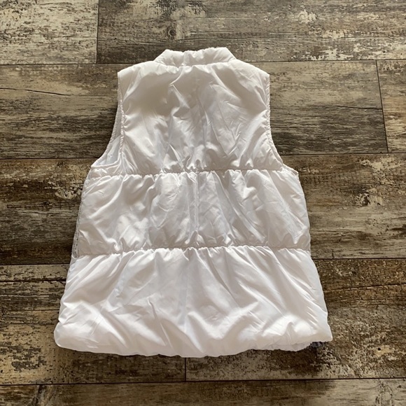 White Vest Size 10/12 Medium - Picture 2 of 2